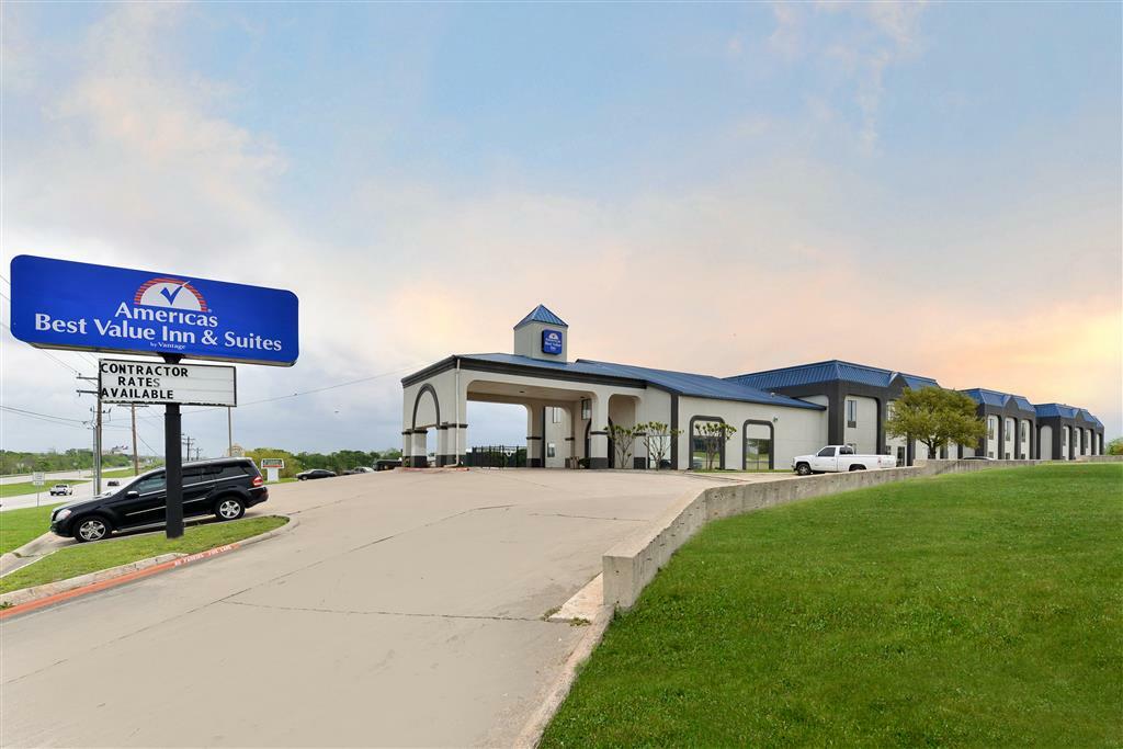 Red Roof Inn & Suites Austin East - Манор Экстерьер фото